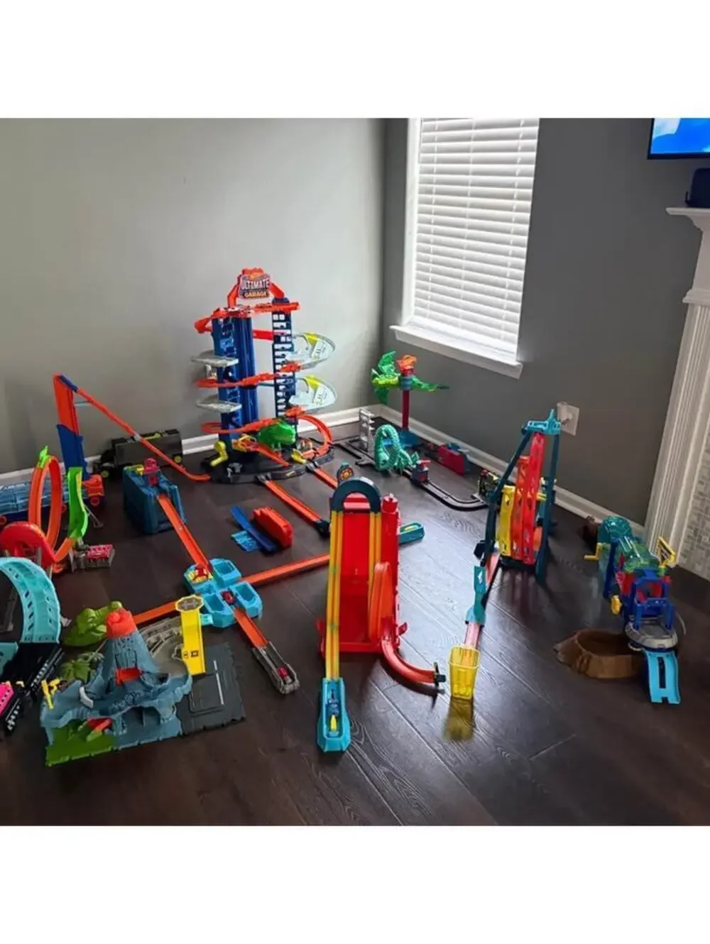 Hot Wheels Motorized Action Power Shift Raceway Track Set🚗💨⚡️